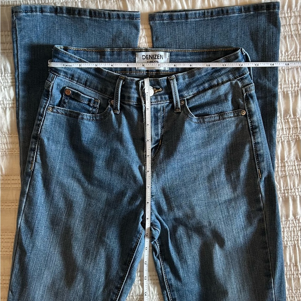 Denizen from Levi's Women's mid rid bootcut Jeans in Classic Blue size 2 - Picture 4 of 10